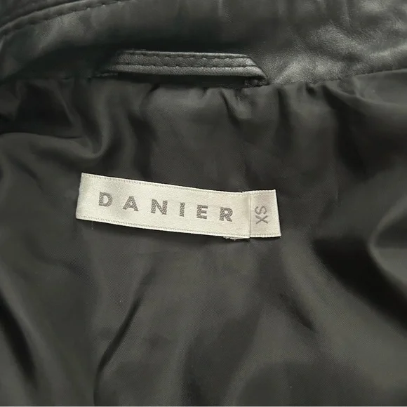 Danier Quilted Moto Jacket Coat with Leather Panels - Picture 7 of 9